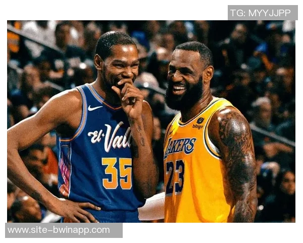 詹姆斯在次轮投票中超越杜兰特升至第八位后者被迫降至第九位